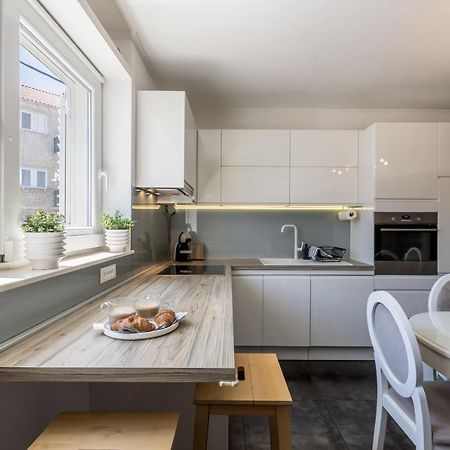 Central Park Apartment With Terrace สปลิท ภายนอก รูปภาพ